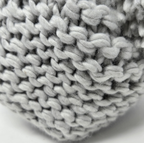 VINCE CAMUTO CHUNKY KNITWEAR CROCHET KNIT LIGHT GREY POM POM BEANIE HAT WOMEN OS - Picture 12 of 12